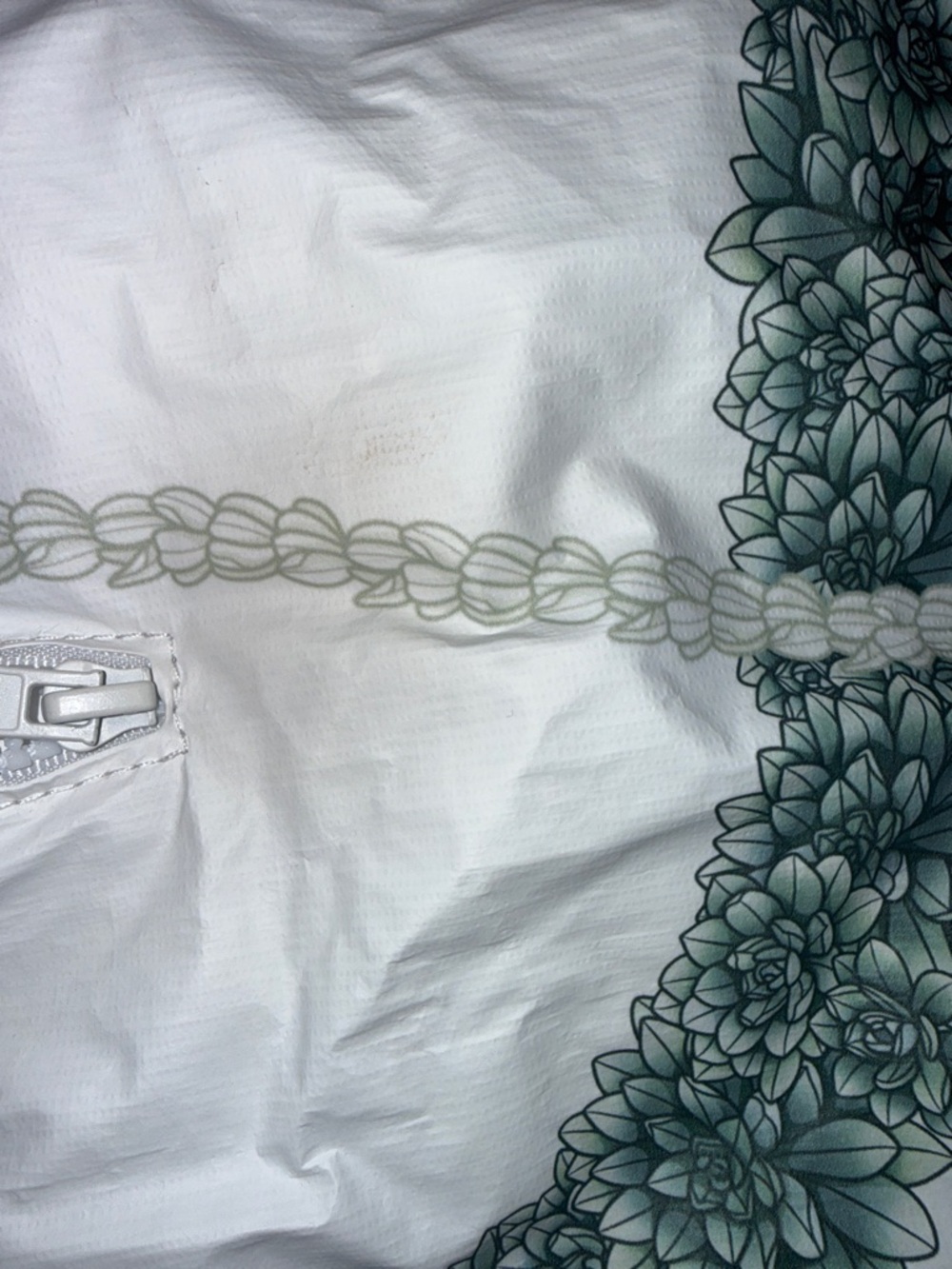 KAAHULEI White Tote with Leigh Design Tote Bag - Picture 10 of 15